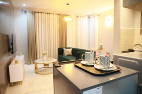 Emerald House - Modish with Great Views